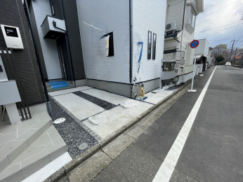 駐車場 -