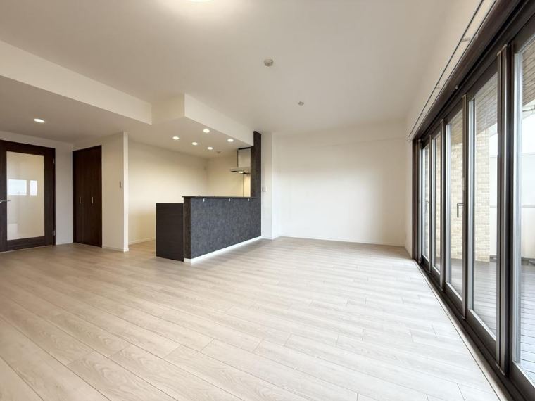 ���r���O -