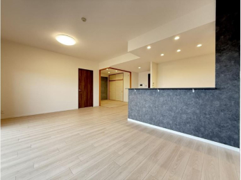 ���r���O -