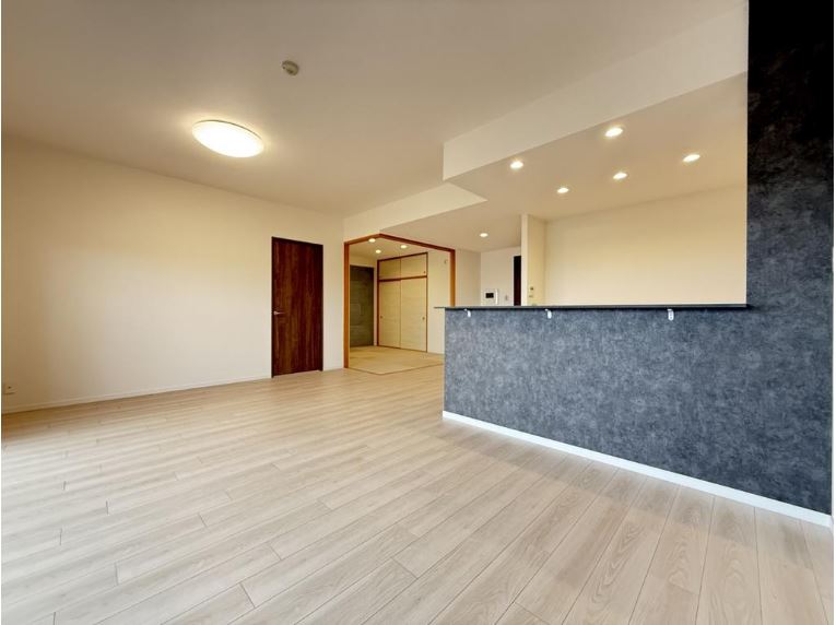 ���r���O -