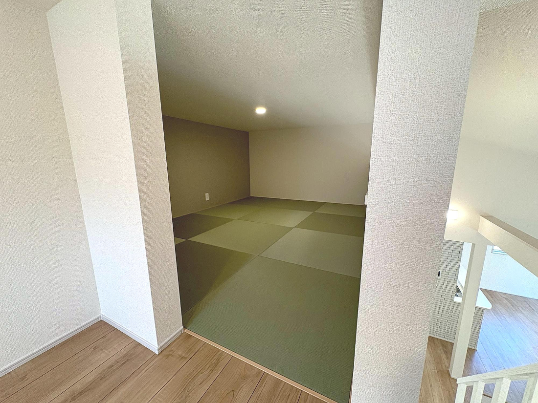 ̑ -