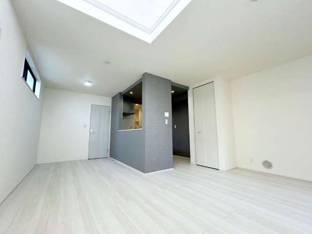 ���r���O �Q����