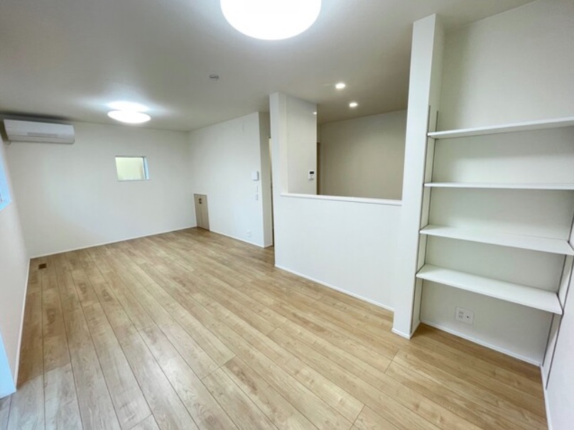 ���r���O -