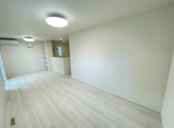 ���r���O -