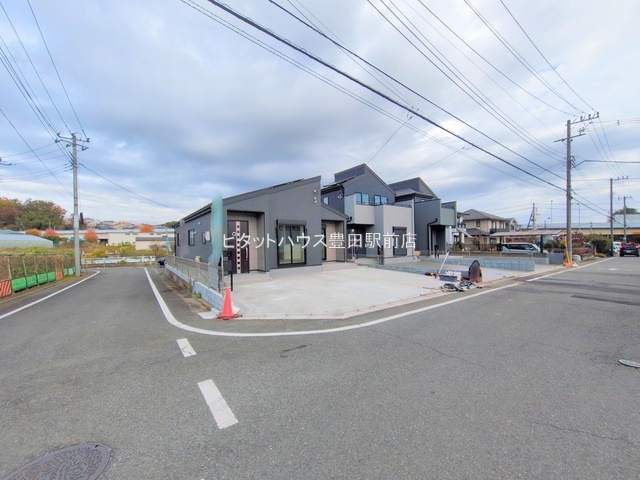 �O�ʓ��H�܂ތ��n�ʐ^ -