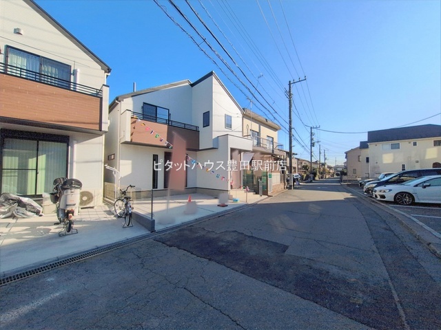 �O�ʓ��H�܂ތ��n�ʐ^ -