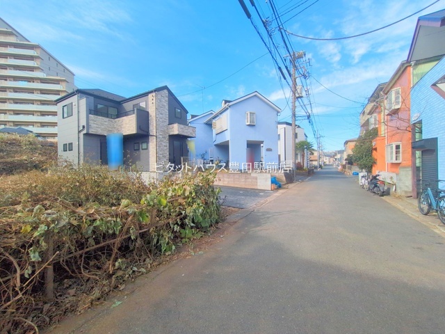 �O�ʓ��H�܂ތ��n�ʐ^ -