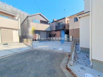 �O�ʓ��H�܂ތ��n�ʐ^ -