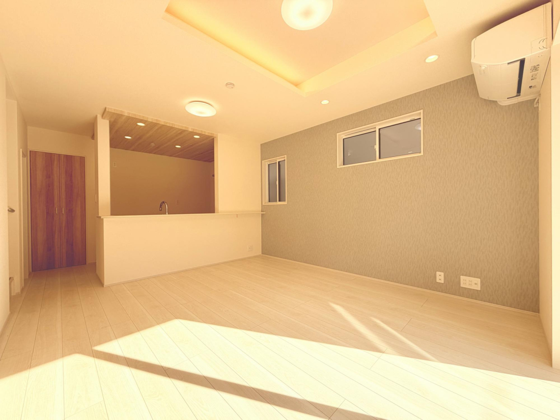 ���r���O -