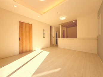 ���r���O -