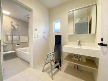 ���ʑ�E���ʏ� -