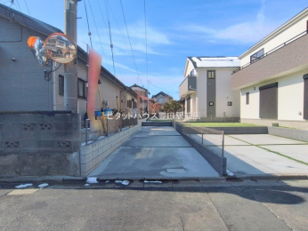 �O�ʓ��H�܂ތ��n�ʐ^ -