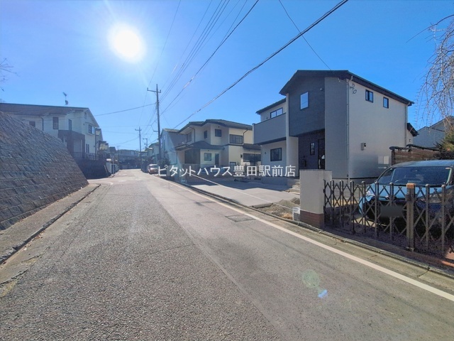 �O�ʓ��H�܂ތ��n�ʐ^ -