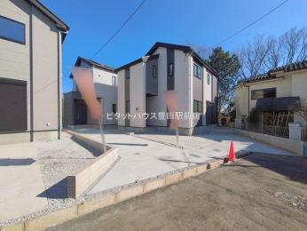 �O�ʓ��H�܂ތ��n�ʐ^ -