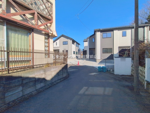 �O�ʓ��H�܂ތ��n�ʐ^ -