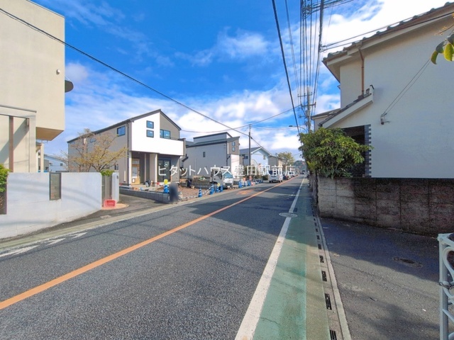 �O�ʓ��H�܂ތ��n�ʐ^ -