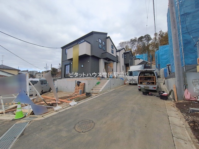 �O�ʓ��H�܂ތ��n�ʐ^ -