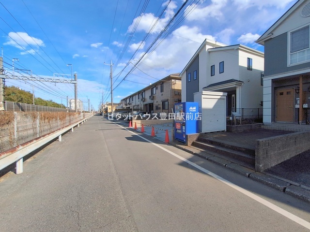 �O�ʓ��H�܂ތ��n�ʐ^ -