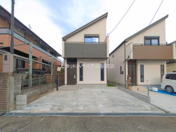 �O�ʓ��H�܂ތ��n�ʐ^ -