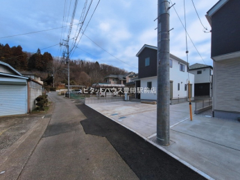 �O�ʓ��H�܂ތ��n�ʐ^ -