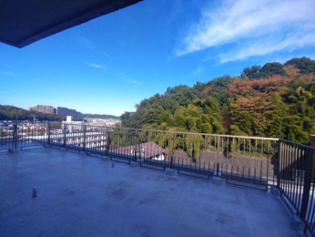 �o���R�j�[ -