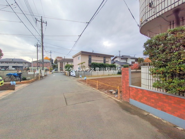 �O�ʓ��H�܂ތ��n�ʐ^ -