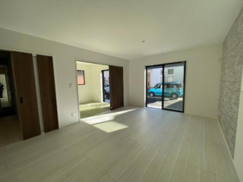  �����E���r���O