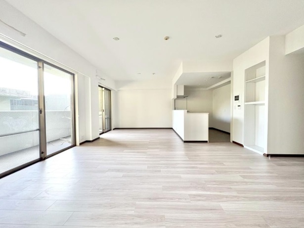 ���r���O -