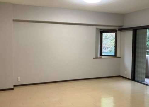 ���r���O -