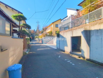 �O�ʓ��H�܂ތ��n�ʐ^ -