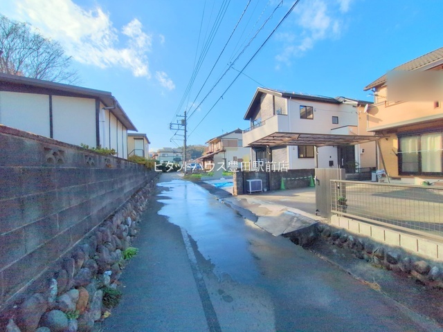 �O�ʓ��H�܂ތ��n�ʐ^ -