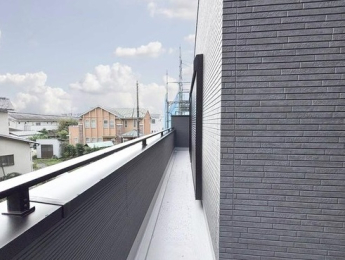 �o���R�j�[ -