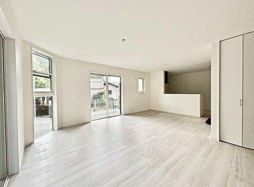 ���r���O -