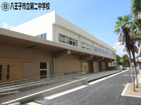  �����q�s����񒆊w�Z:911m