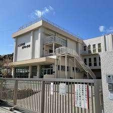  �����q�s����쏬�w�Z:918m