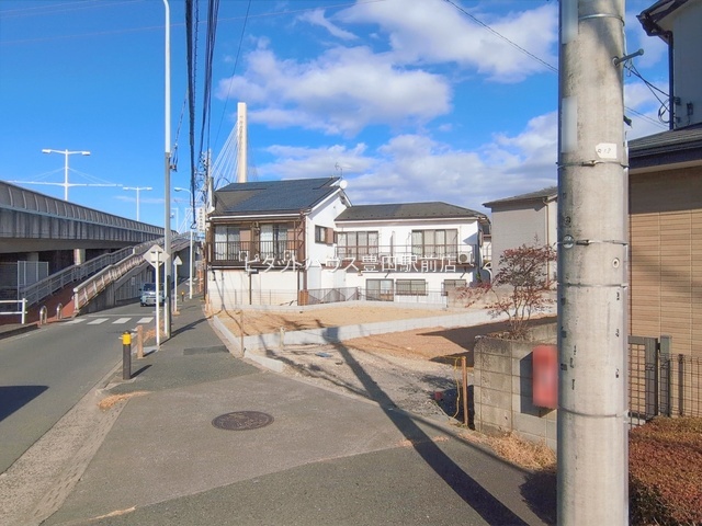 �O�ʓ��H�܂ތ��n�ʐ^ -