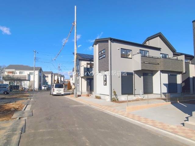 �O�ʓ��H�܂ތ��n�ʐ^ -