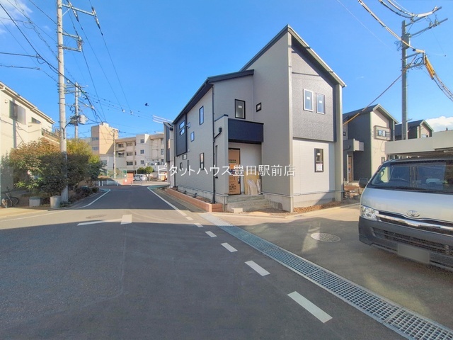 �O�ʓ��H�܂ތ��n�ʐ^ -