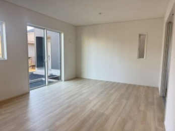 ���r���O -