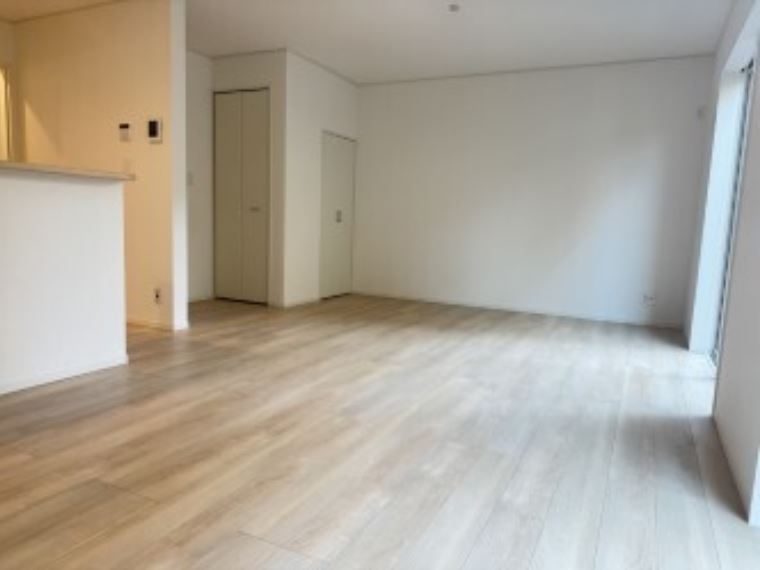 ���r���O -