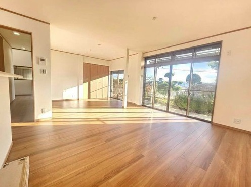 ���r���O -