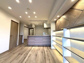 ���r���O -