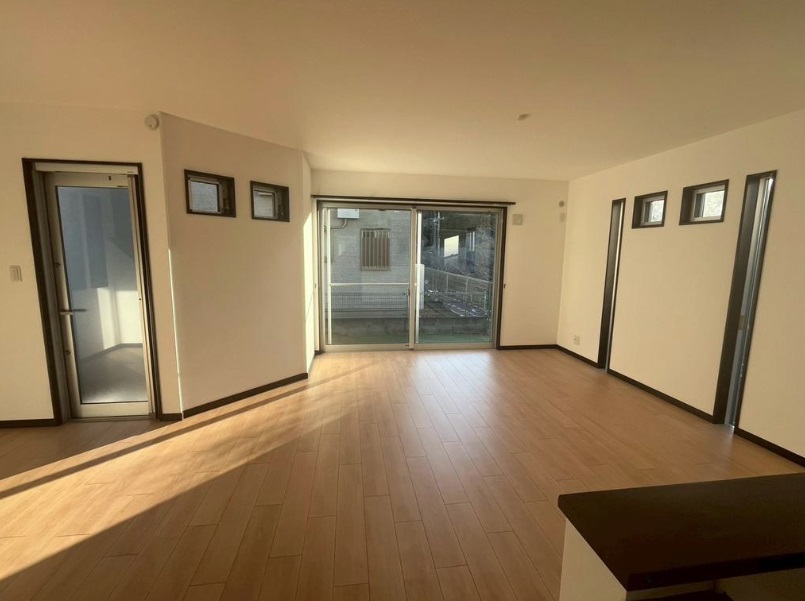 ���r���O -