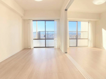 ���r���O -