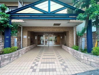 �G���g�����X -