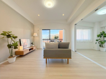 ���r���O -