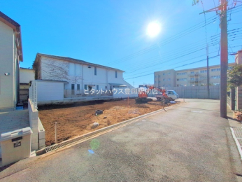 �O�ʓ��H�܂ތ��n�ʐ^ -