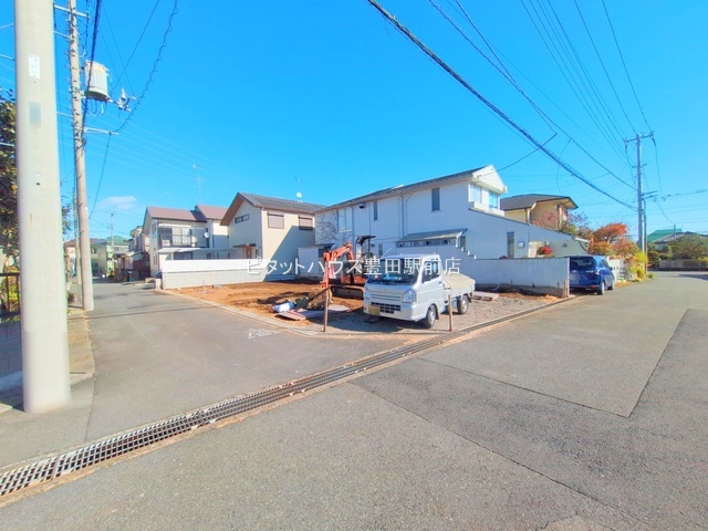 �O�ʓ��H�܂ތ��n�ʐ^ -