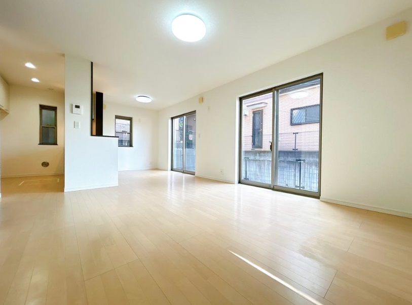 ���r���O -