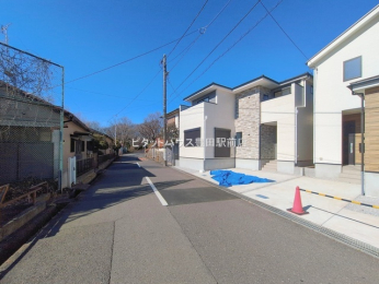 �O�ʓ��H�܂ތ��n�ʐ^ -